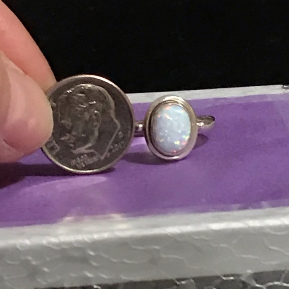 White fire opal sterling silver ring - Picture 4 of 7